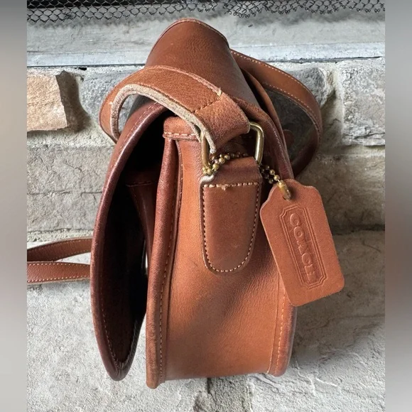 COACH Rare Vintage Saddle Bag in British Tan EUC - Picture 3 of 16